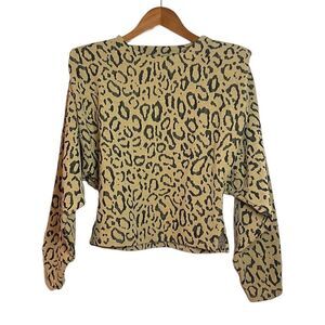 NWT! OU.‎ Wild life top in leopard. Size medium